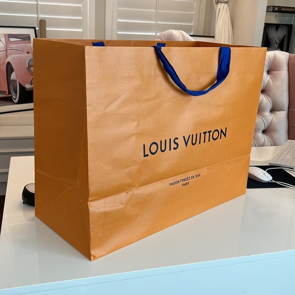 HUGE LOUIS VUITTON PAPER SHOPPING BAG